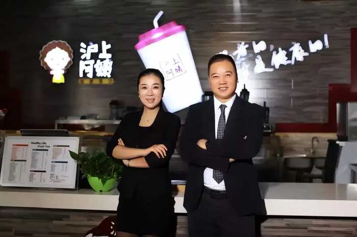 70后夫妻一年低调赚了21亿，10年开店超7000家，如今准备上市了